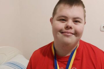 Атлет з Херсонщини виборов «золото» на всеукраїнських змаганнях Спеціальної Олімпіади!