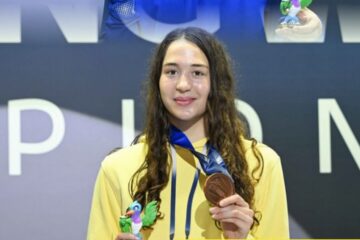 Фехтувальники Олександр Стабніков та Аліна Дмитрук відкрили лік українським нагородам на чемпіонаті світу серед кадетів та юніорів!