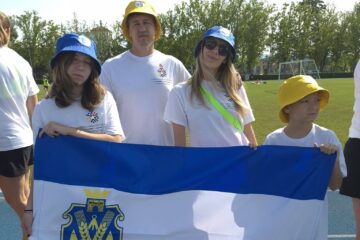 «Роби з нами, роби як ми! Роби краще нас!» — команда з Херсонщини у п’ятірці найкращих сімейних команд України!